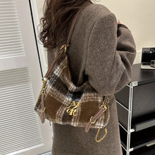 Load image into Gallery viewer, Fall And Winter Plush Shoulder Bag
