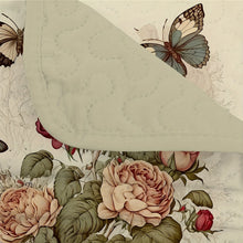 Load image into Gallery viewer, 3pc Queen/King Size Quilt Set
