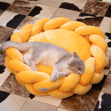 Load image into Gallery viewer, Twisted Pet Bed
