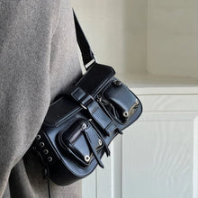 Load image into Gallery viewer, Vintage Gothic Black Hand Bag

