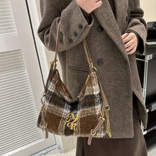Load image into Gallery viewer, Fall And Winter Plush Shoulder Bag
